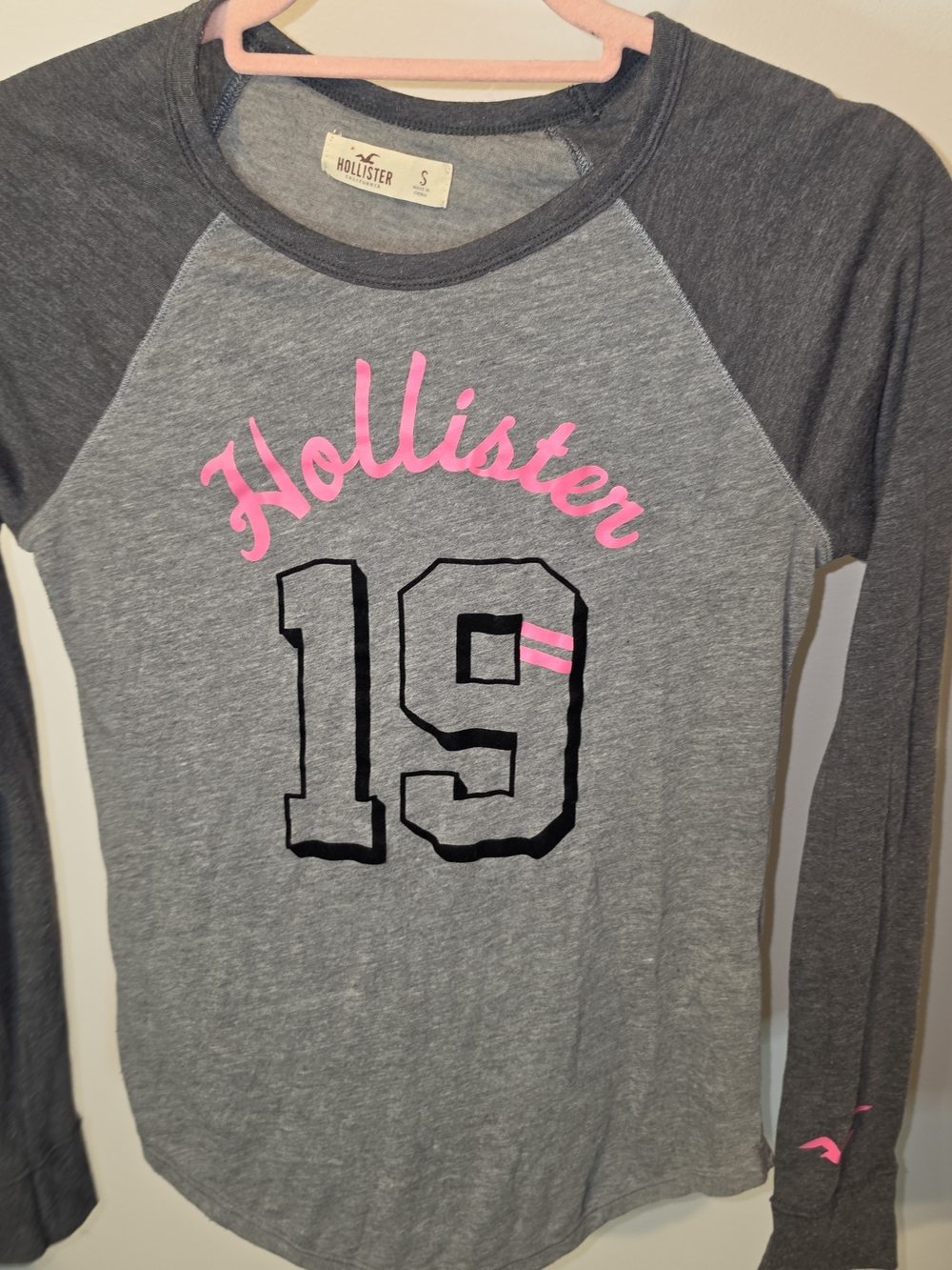Hollister Gray & Pink Raglan Long-Sleeve Tee